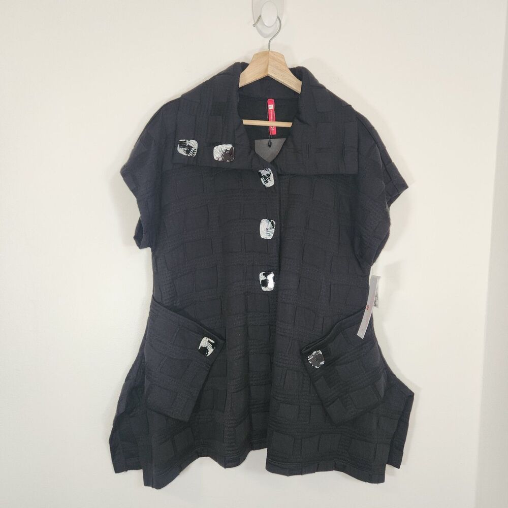 NWT IC Collection Black Asymmetrical Hem Textured Tunic Top SMALL Retails $188